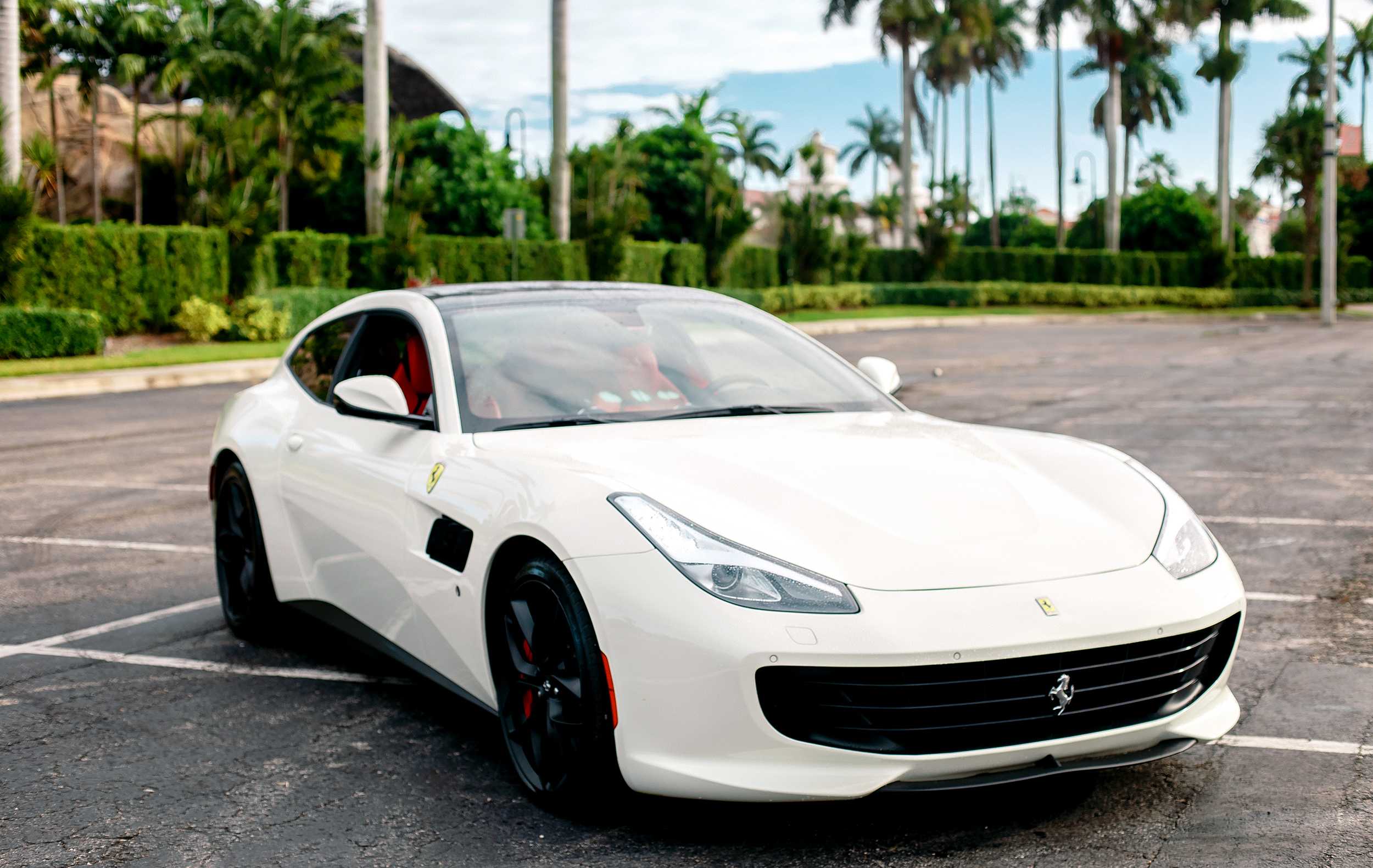 Ferrari GTC4 Lusso T