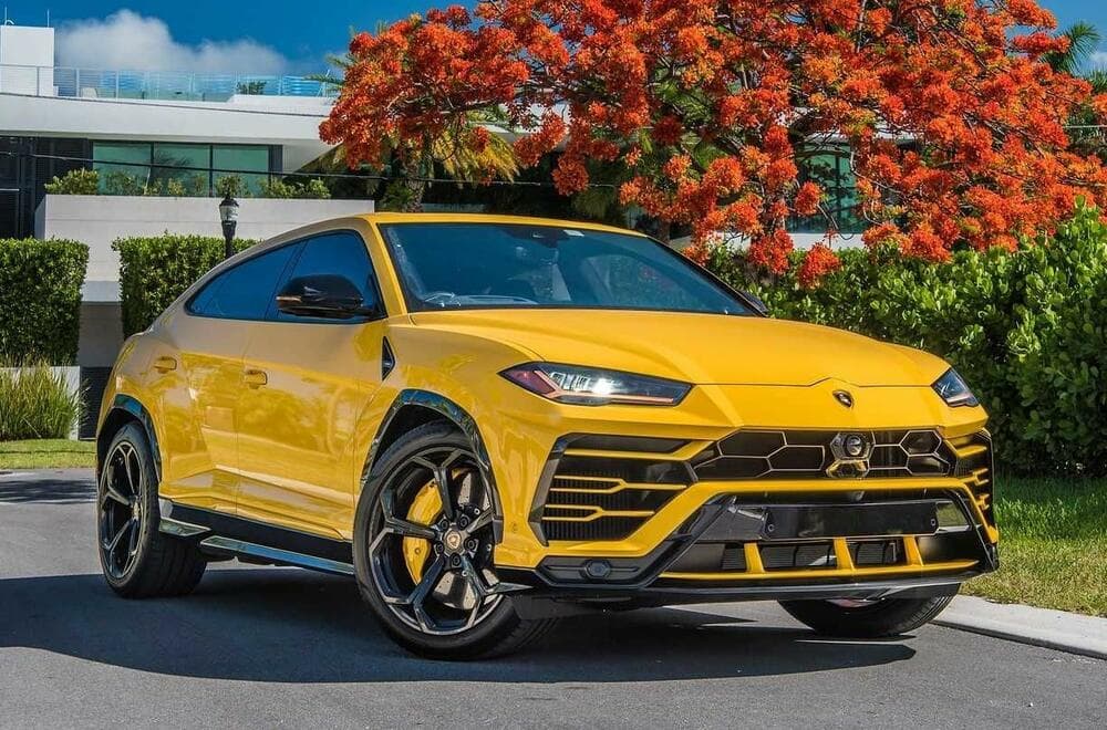 Lamborghini URUS 2019 Yellow